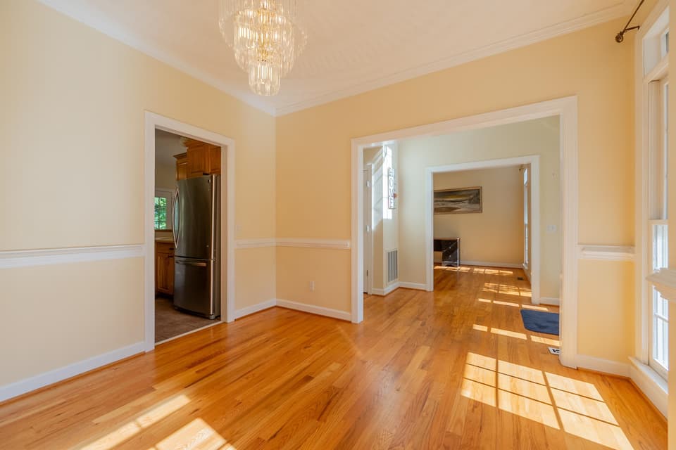 2075 Lubna Drive, photo 13 of 40