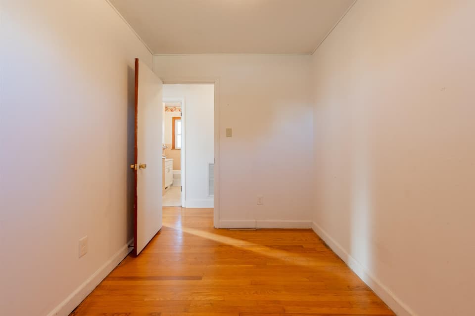 270 Dunlap Drive, photo 16 of 40