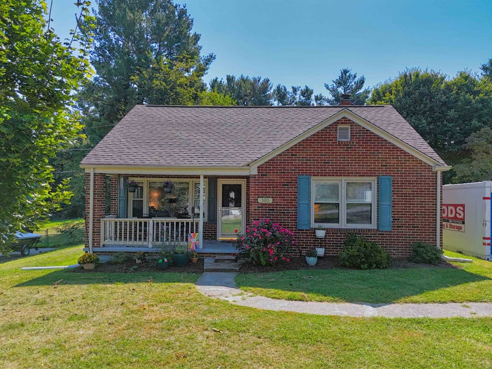 105 Ellett Drive SE, Christiansburg, photo 3