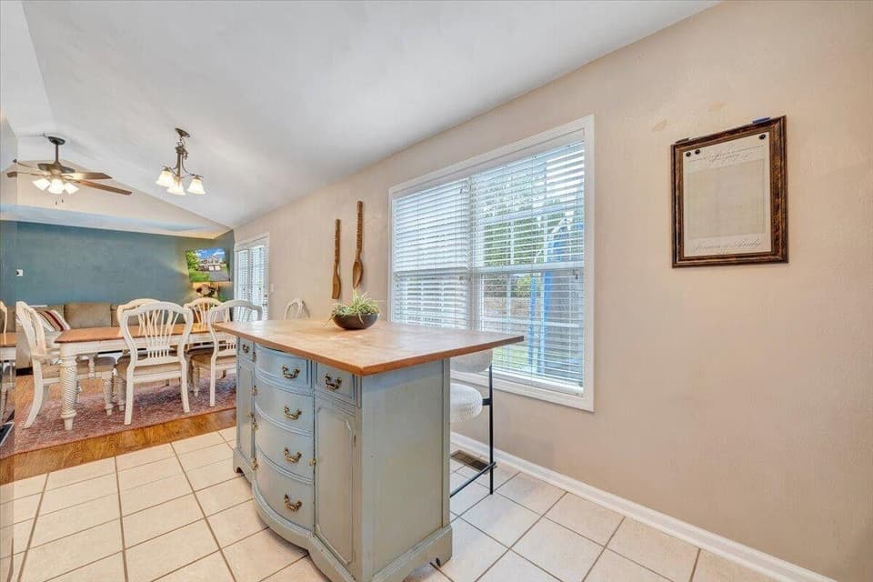 590 Keystone Drive, photo 13 of 37