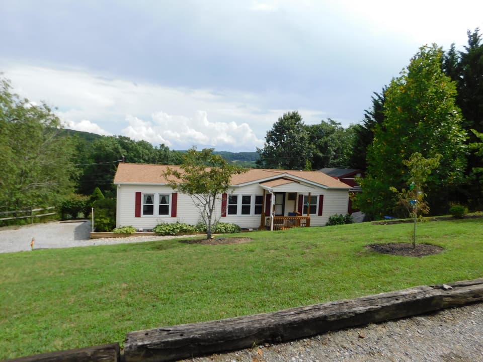 2853 Spaulding Road, photo 4 of 26