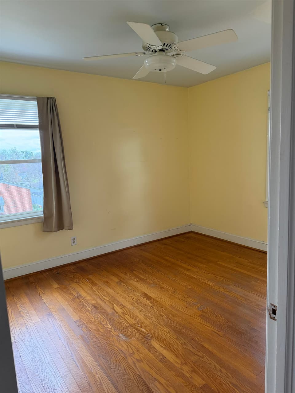 680 Mountainview Drive, photo 18 of 24