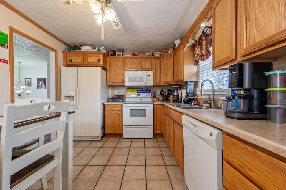 1380 Dow Street, photo 13 of 40