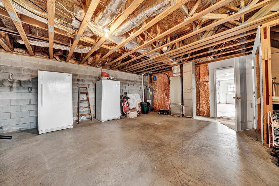 540 Harkrader Street, photo 23 of 35