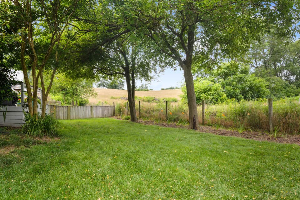 395 Warren Street, photo 14 of 40