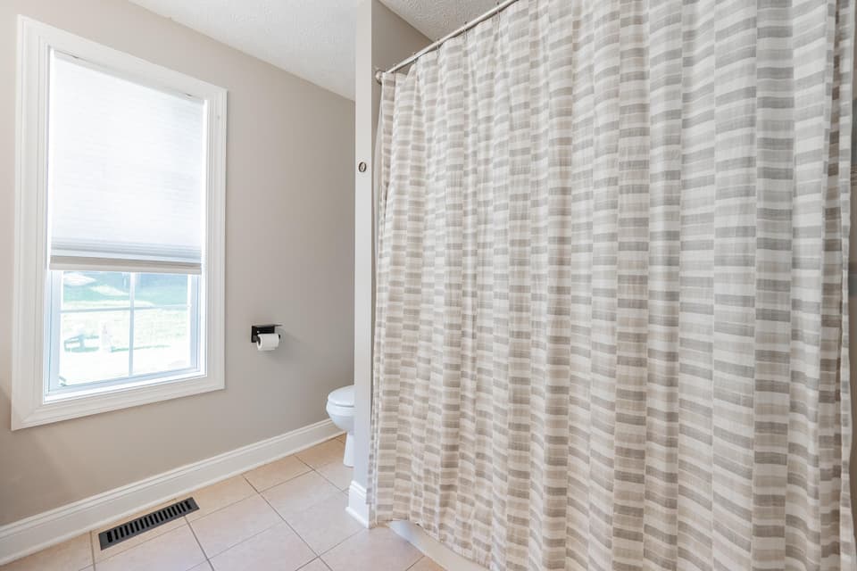 780 Oaktree Boulevard, photo 33 of 40