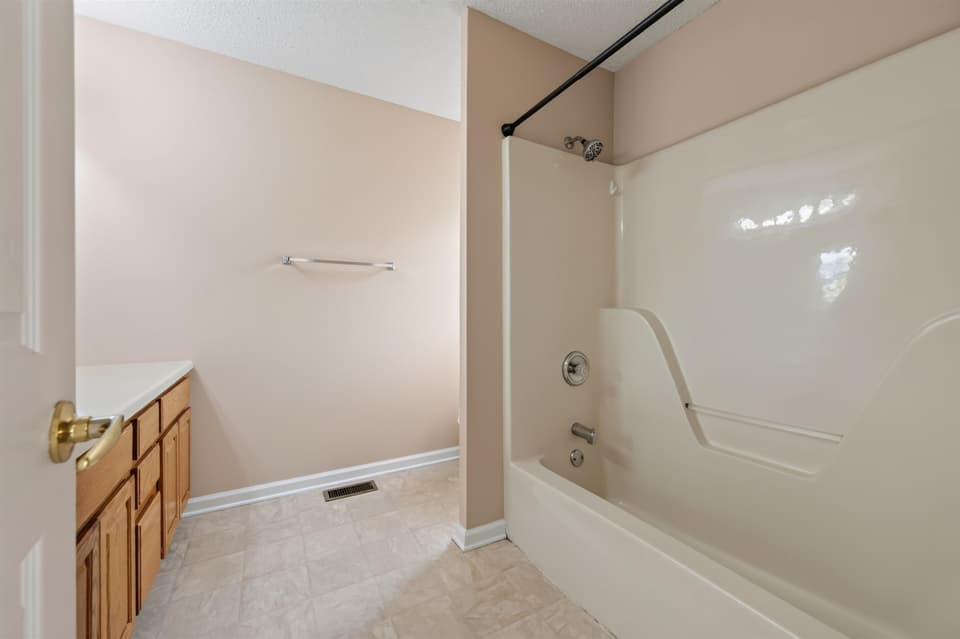 220 Darci Drive SE, photo 36 of 40