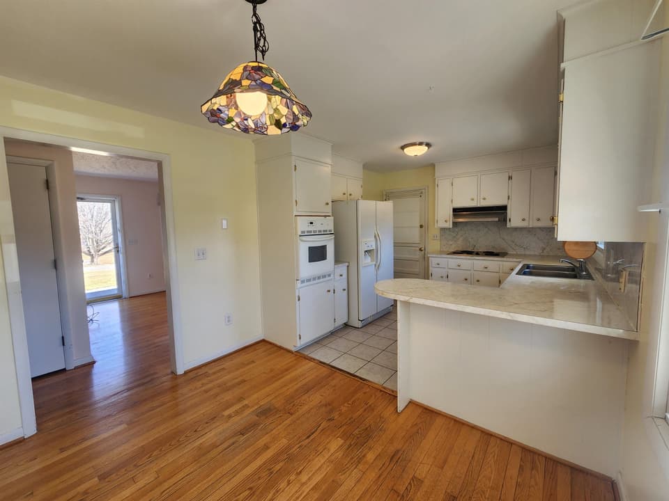 685 Starlight Drive, photo 11 of 30