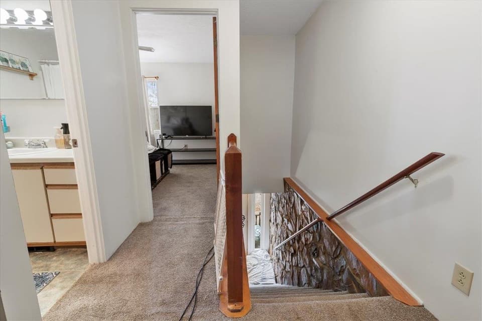 2590 Townhouse Street, photo 14 of 39