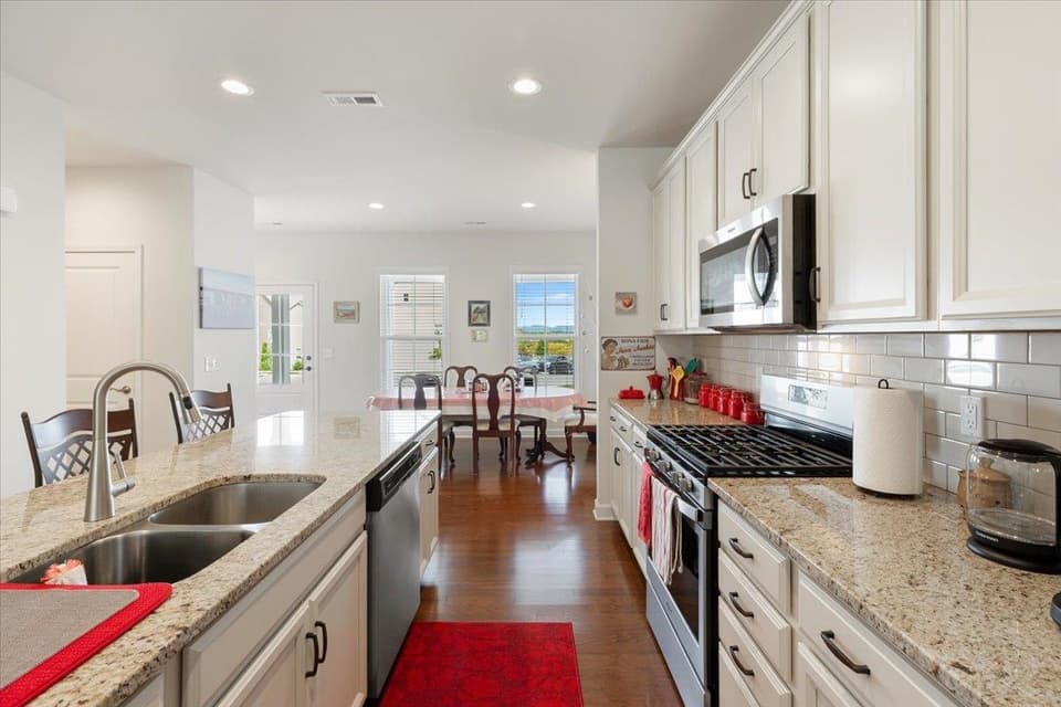 195 Hamilton Avenue NW, photo 7 of 37