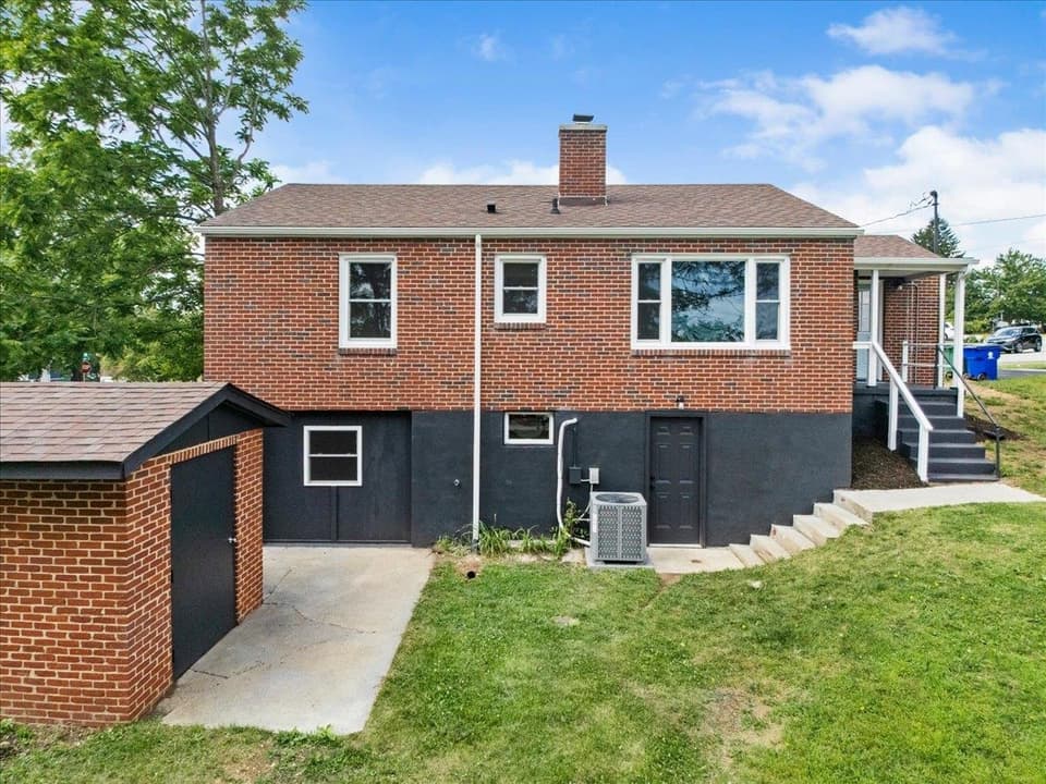 103 Longview Drive SW, photo 32 of 40