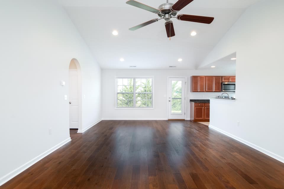 2050 Glade Drive SE, photo 9 of 34