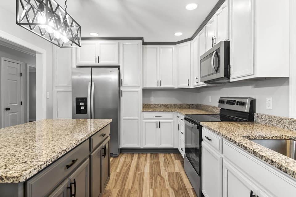 4090 Roanoke Street, photo 8 of 40