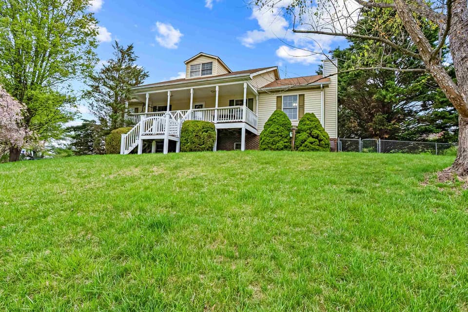 2240 Yellow Sulphur Road, photo 4 of 40
