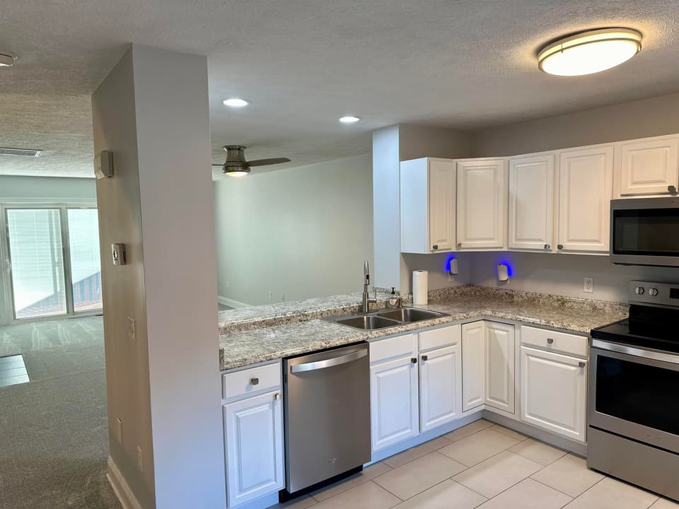 800 Oak Tree Boulevard, photo 24 of 40