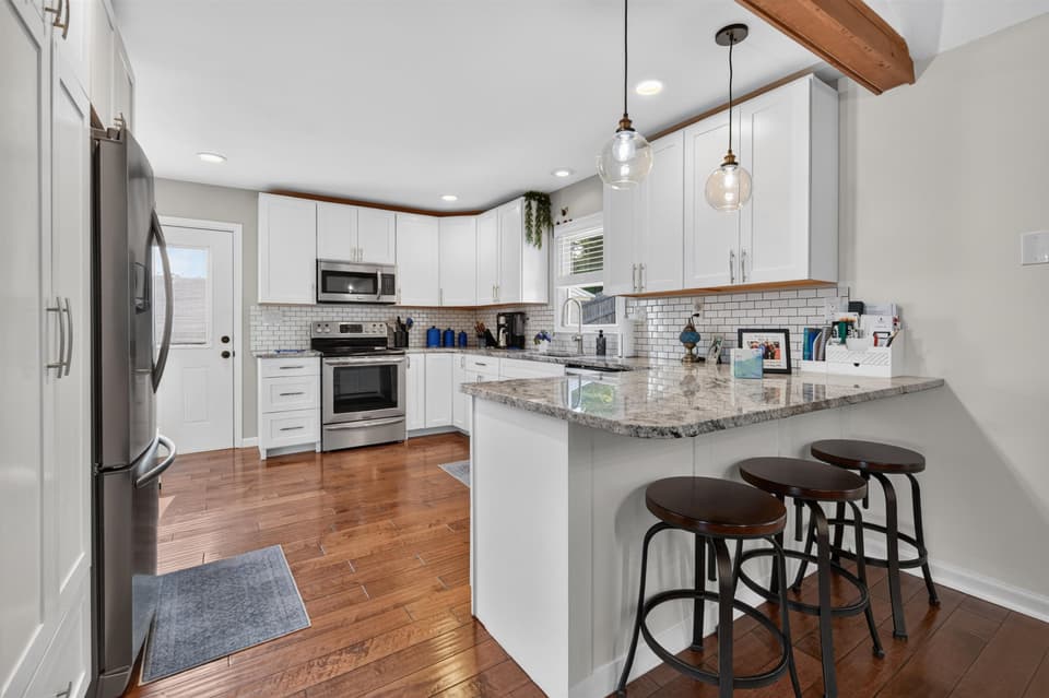 2405 Glade Drive SE, photo 20 of 40