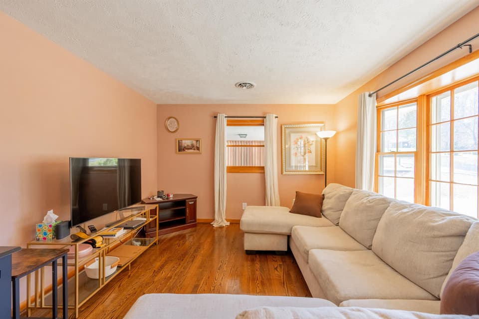 400 Turpin Walk, photo 11 of 40