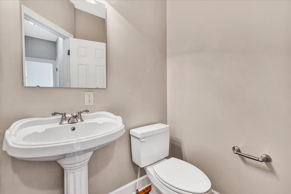 2075 Lake Vista Dr, photo 32 of 38