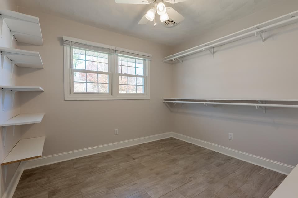 230 Montgomery Street NE, photo 26 of 40
