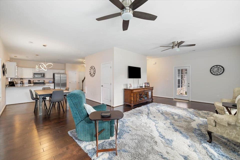 130 Roudabush Drive NW, photo 3 of 24