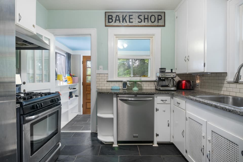 715 Church Street, photo 11 of 40