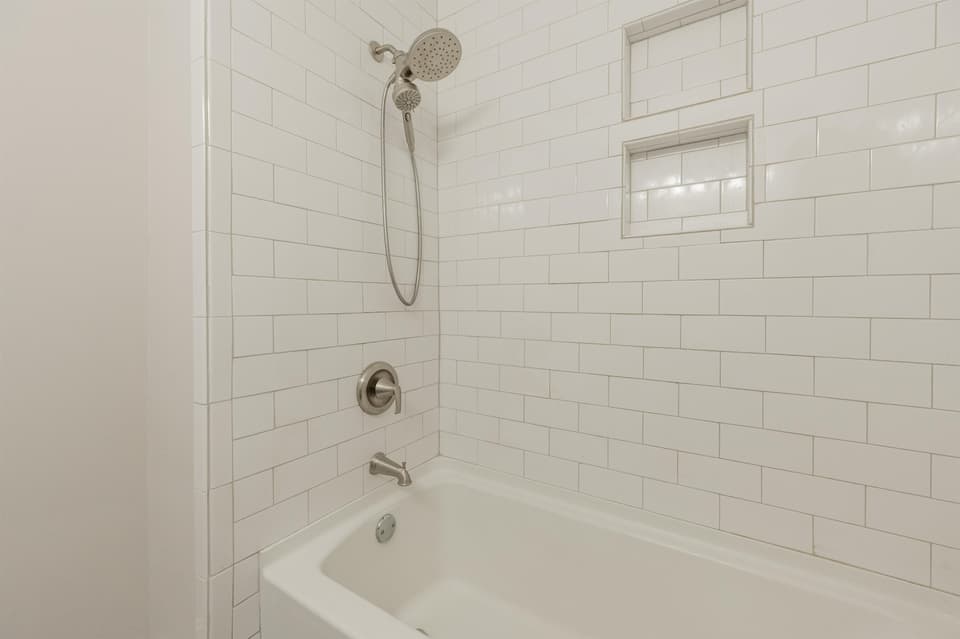 230 Montgomery Street NE, photo 39 of 40