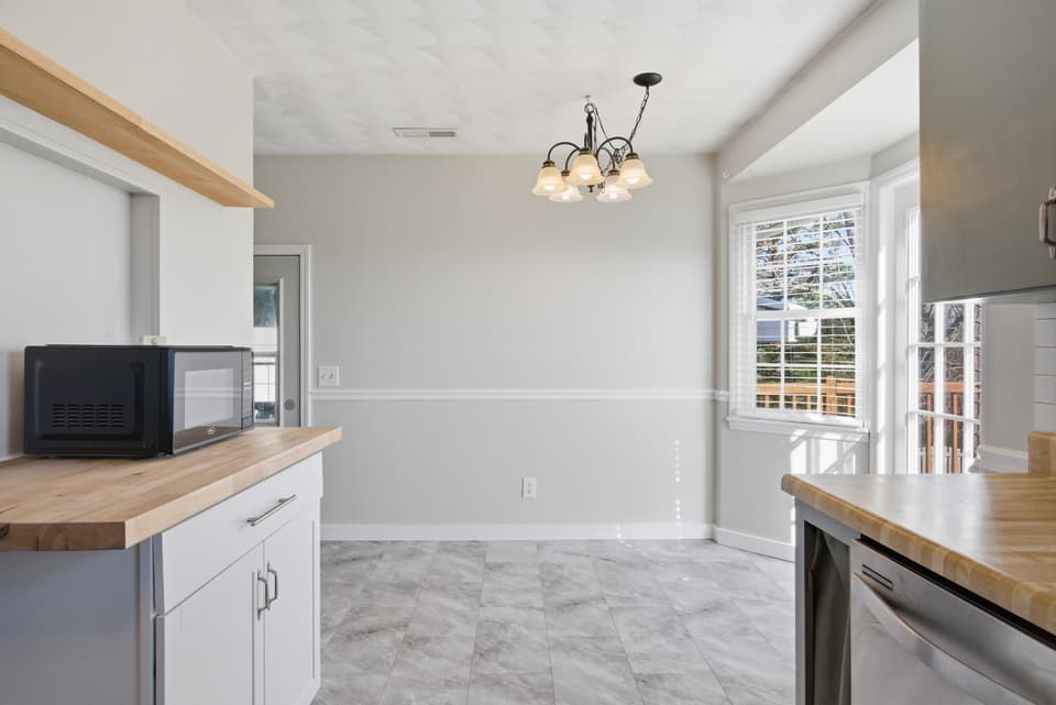 1381 Dow Street, photo 23 of 40