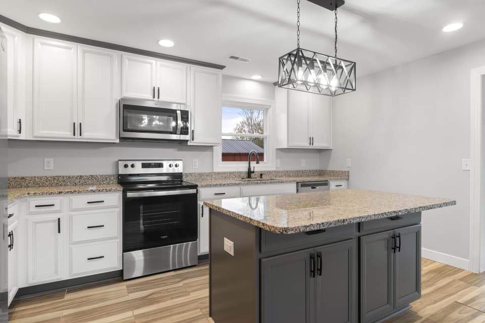 4090 Roanoke Street, photo 6 of 40