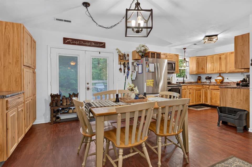 189 Pine Hollow Road, photo 8 of 40