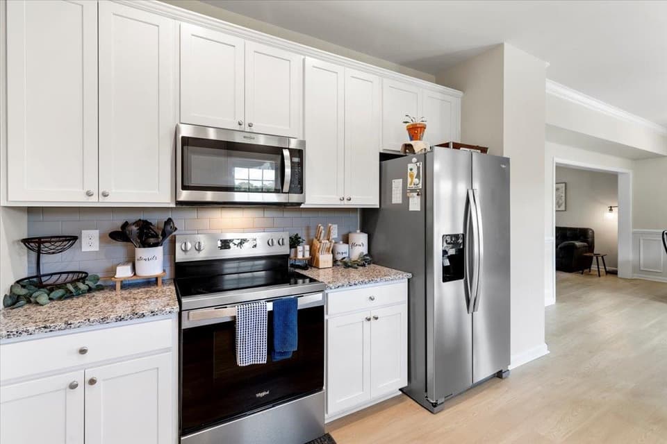 990 Holland Loop NW, photo 19 of 40