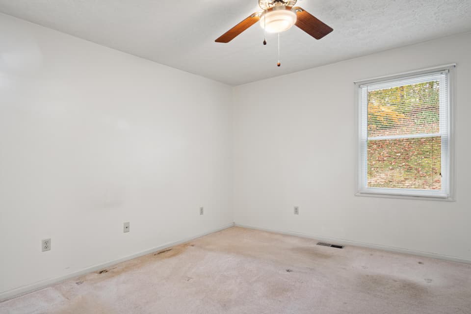 1305 Chestnut Drive, photo 15 of 40
