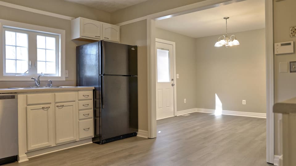 485 Arrowhead Trail, photo 15 of 40