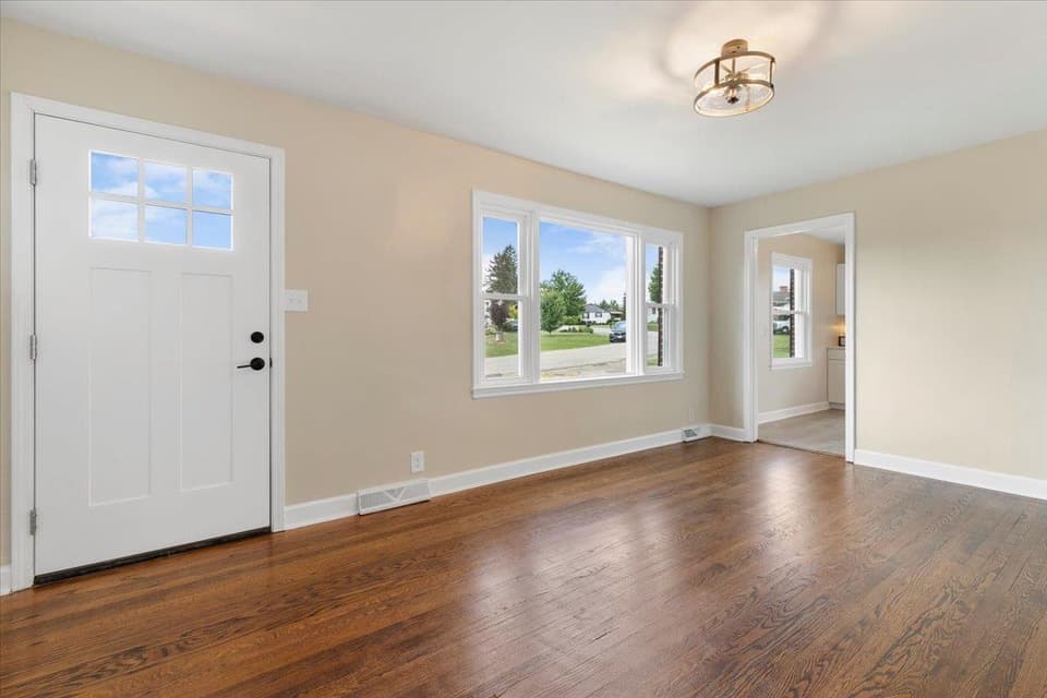 103 Longview Drive SW, photo 8 of 40