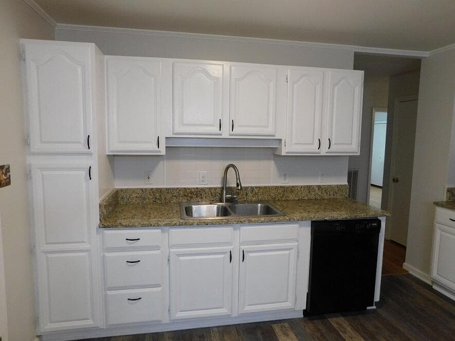 310 Hickory Dr SW, photo 6 of 30
