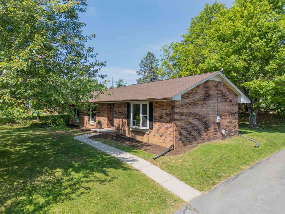 695 Carson Drive, photo 3 of 37
