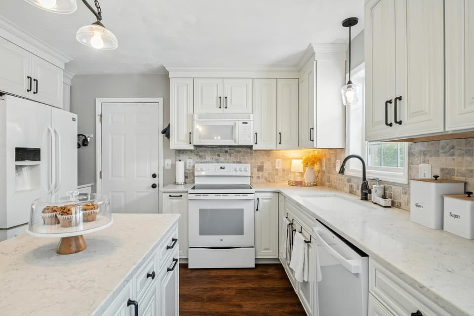 50 Sapphire Avenue, photo 16 of 39