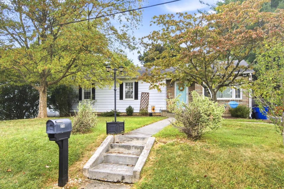 270 Haymaker Street, photo 3 of 35