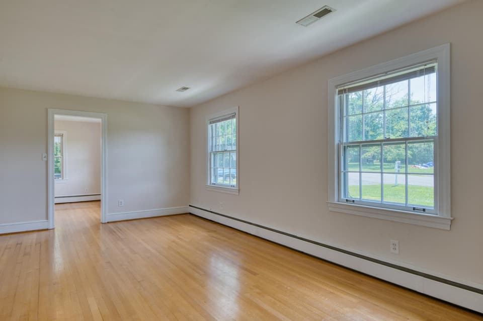 108 Roseland Drive, photo 11 of 40