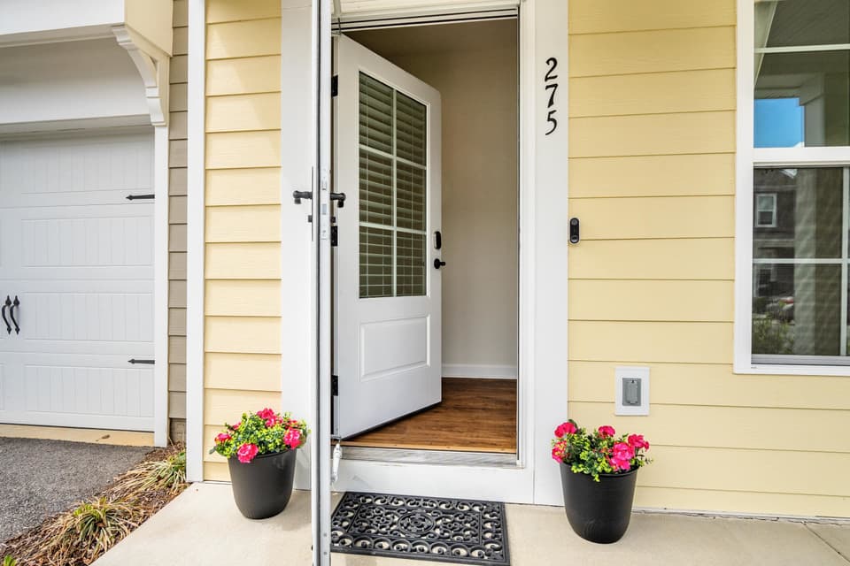 275 Hamilton Avenue NW, photo 3 of 40