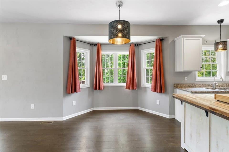 954 Brooklyn Avenue, photo 17 of 40
