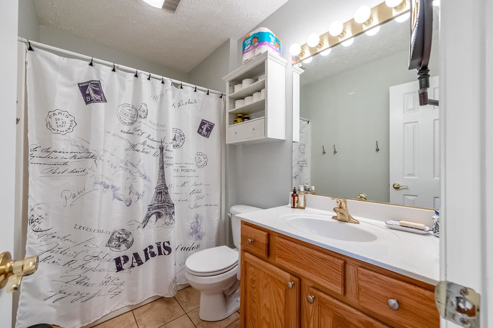195 Tall Oak Boulevard, photo 32 of 40