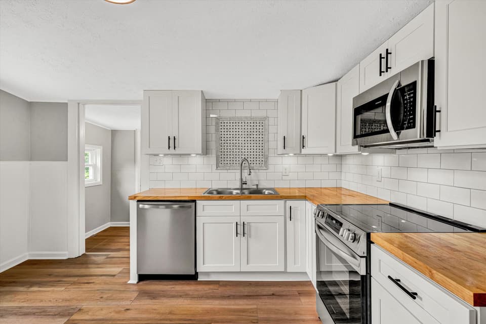 955 Church St NE, photo 14 of 33