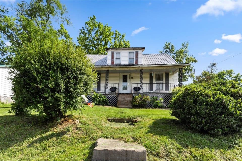 1160 Montgomery Street, photo 4 of 40