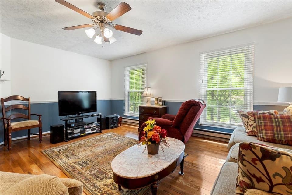 1290 Sherwood Drive, photo 14 of 40