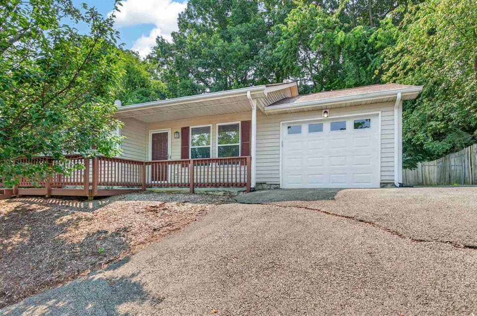 650 Kamran Drive, photo 33 of 40