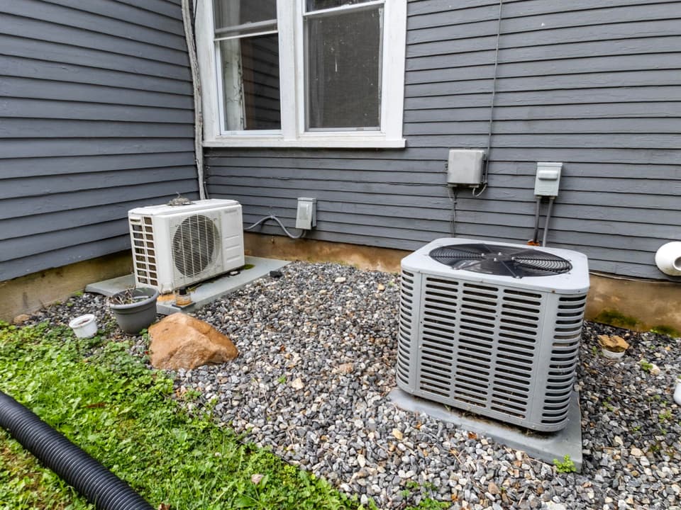 930 Harless Street, photo 13 of 40