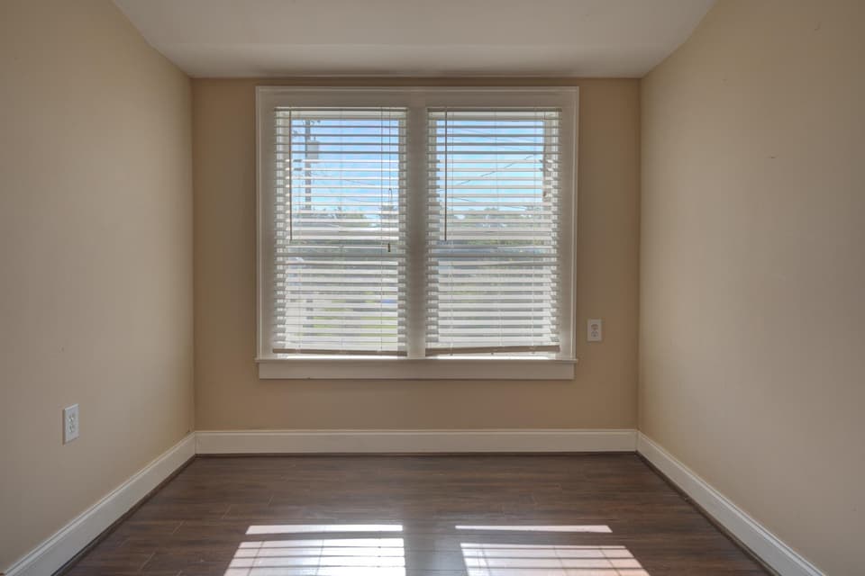 110 Lester Street, photo 33 of 40