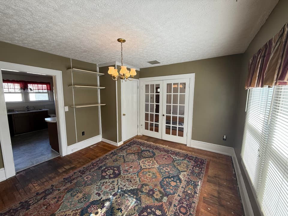 612 E Main St 1, photo 15 of 37