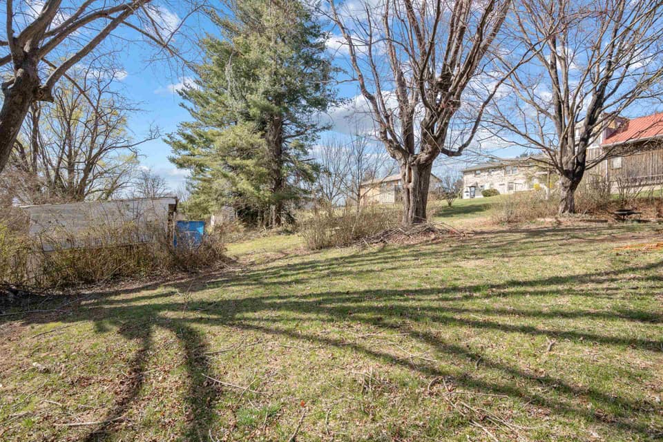 622 E Main Street, photo 32 of 36