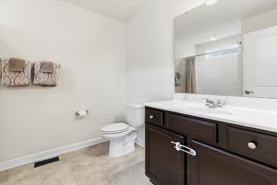 465 John Adams Drive, photo 33 of 40